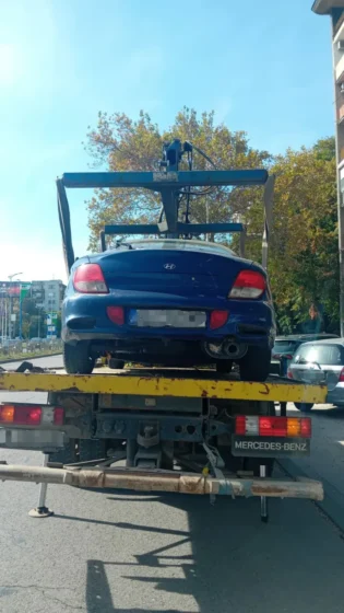 Район „Северен“ освобождава улиците от изоставени автомобили